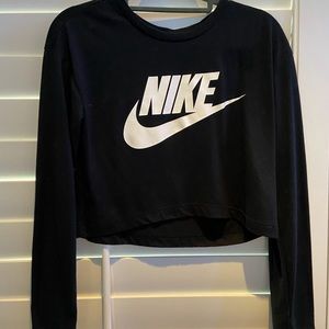black long sleeve nike shirt